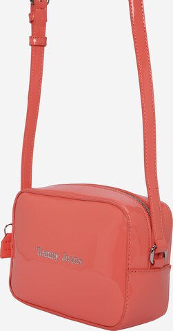 Tommy Jeans Crossbody Bag in Red: front