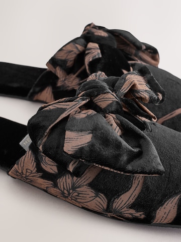 Papuci de casă de la Next pe negru