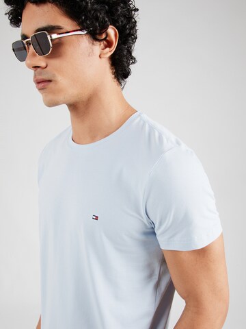 TOMMY HILFIGER Slim fit Koszulka w kolorze niebieski