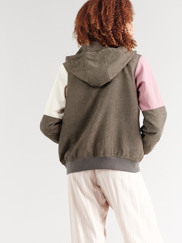 Iriedaily Jacke 'Patchy' in Grau