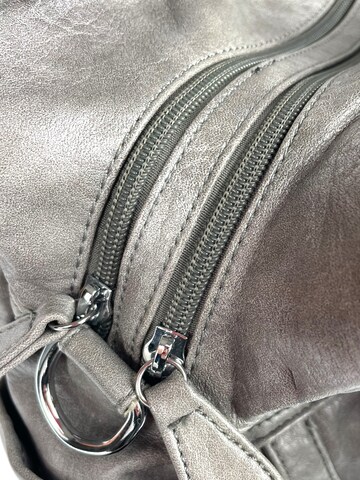 Kumixi Umhängetasche in Grau