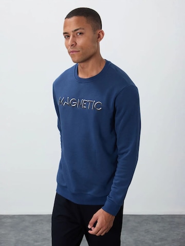 Tommy Life Sweatshirts in Blau: Vorderseite