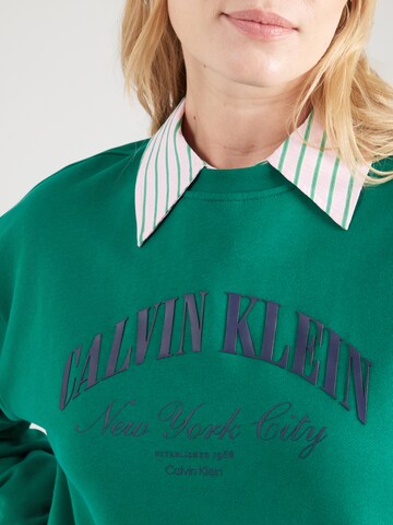Calvin Klein Jeans regular Μπλούζα φούτερ σε πράσινο