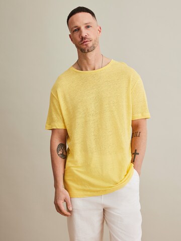 DAN FOX APPAREL - Camisa 'Dian' em amarelo: frente