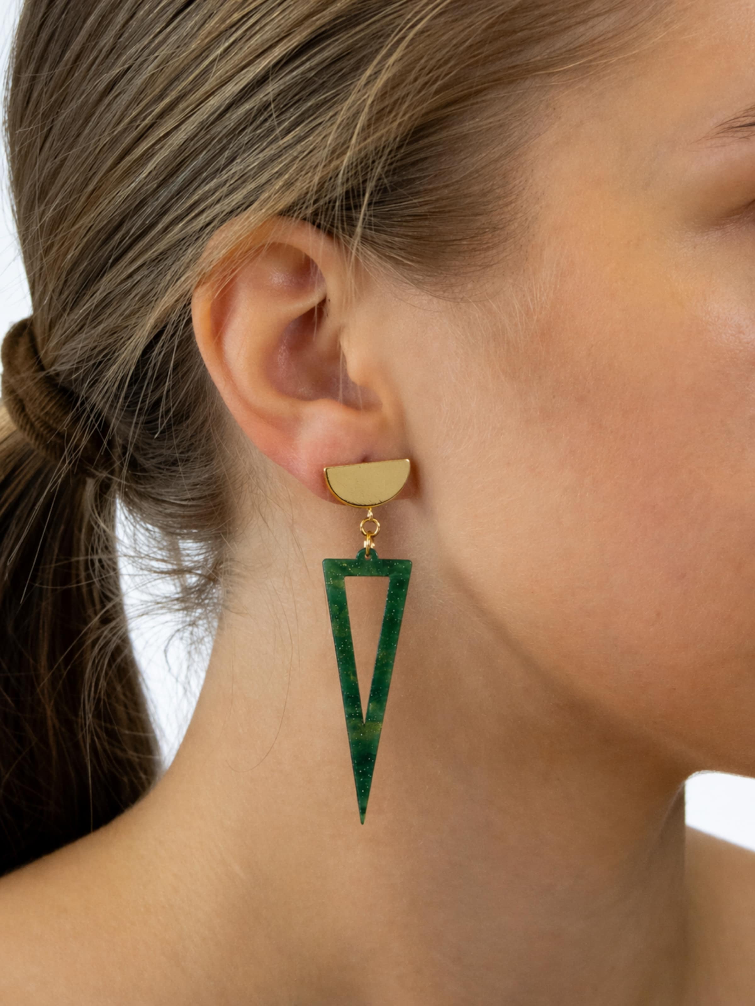 Fräulein Wunder Earrings 'Acetat Agnes' in Green: front