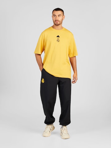 ADIDAS PERFORMANCE - Camiseta funcional 'Real Madrid Lifestyler' en amarillo
