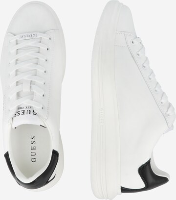 Sneaker low 'Vibo' de la GUESS pe alb