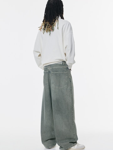 Pull&Bear Vrečasti Kavbojke | siva barva