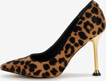 GUESS Pumps 'Trackern' in Braun: predná strana