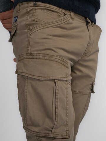 Tapered Pantaloni cargo 'Kasilof' di Petrol Industries in marrone