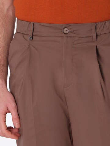 regular Pantaloni 'T. GRANO' di Distretto12 in marrone