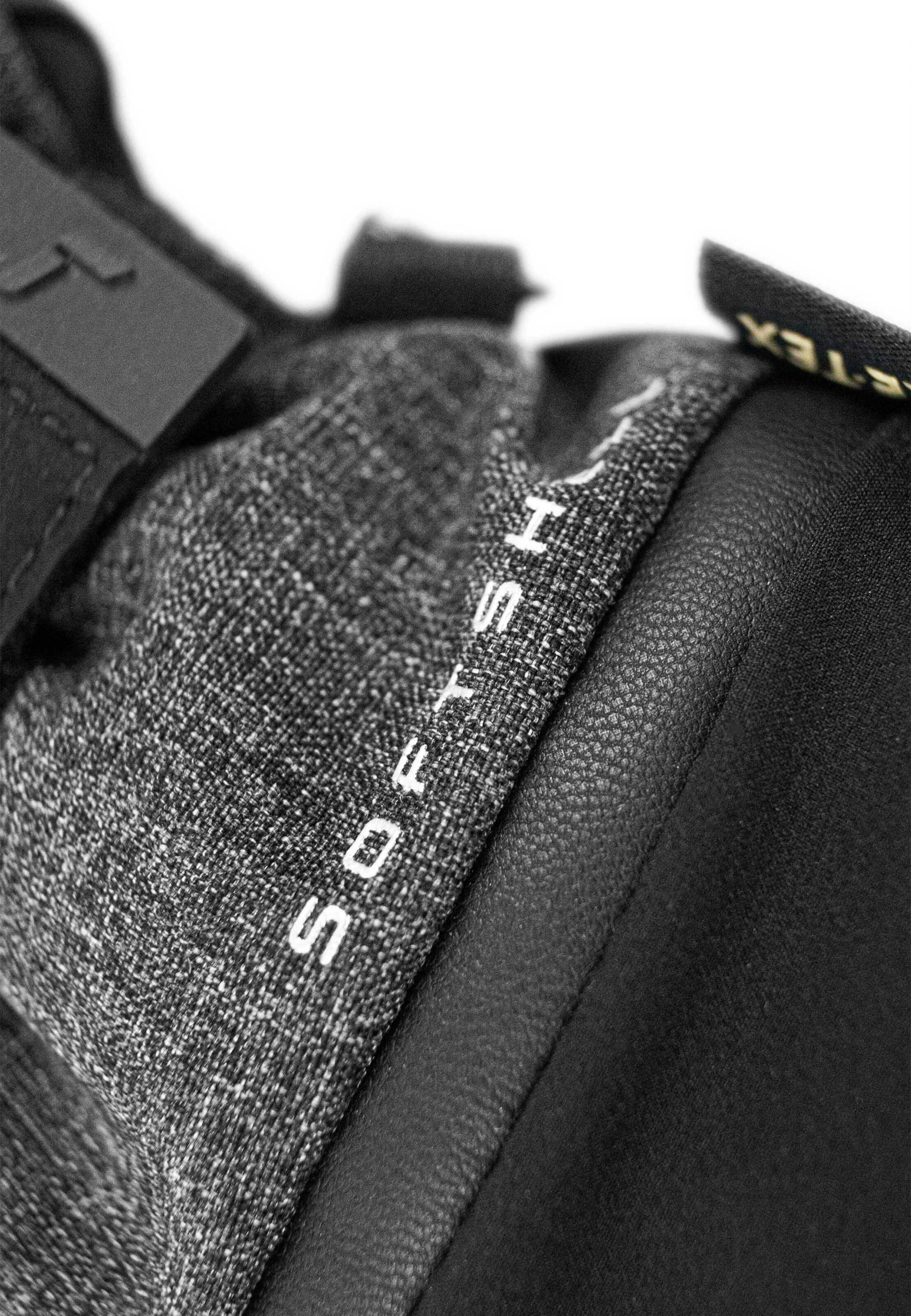 REUSCH Sporthandschuhe 'Alessia' in Schwarz