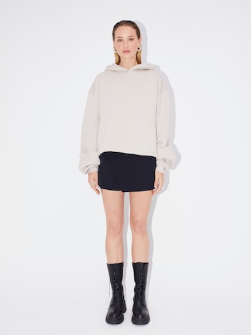 LeGer by Lena GerckeSweater majica 'Rieke' - siva boja