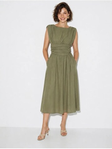 Bianco Lucci - Vestido em verde: frente