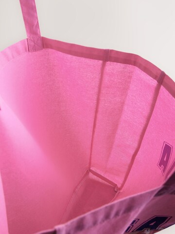 Next Shopper in Pink
