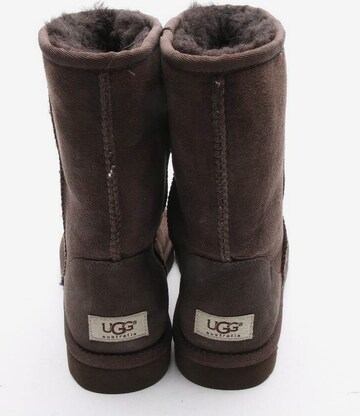 UGG Dress Boots in 39 in Brown