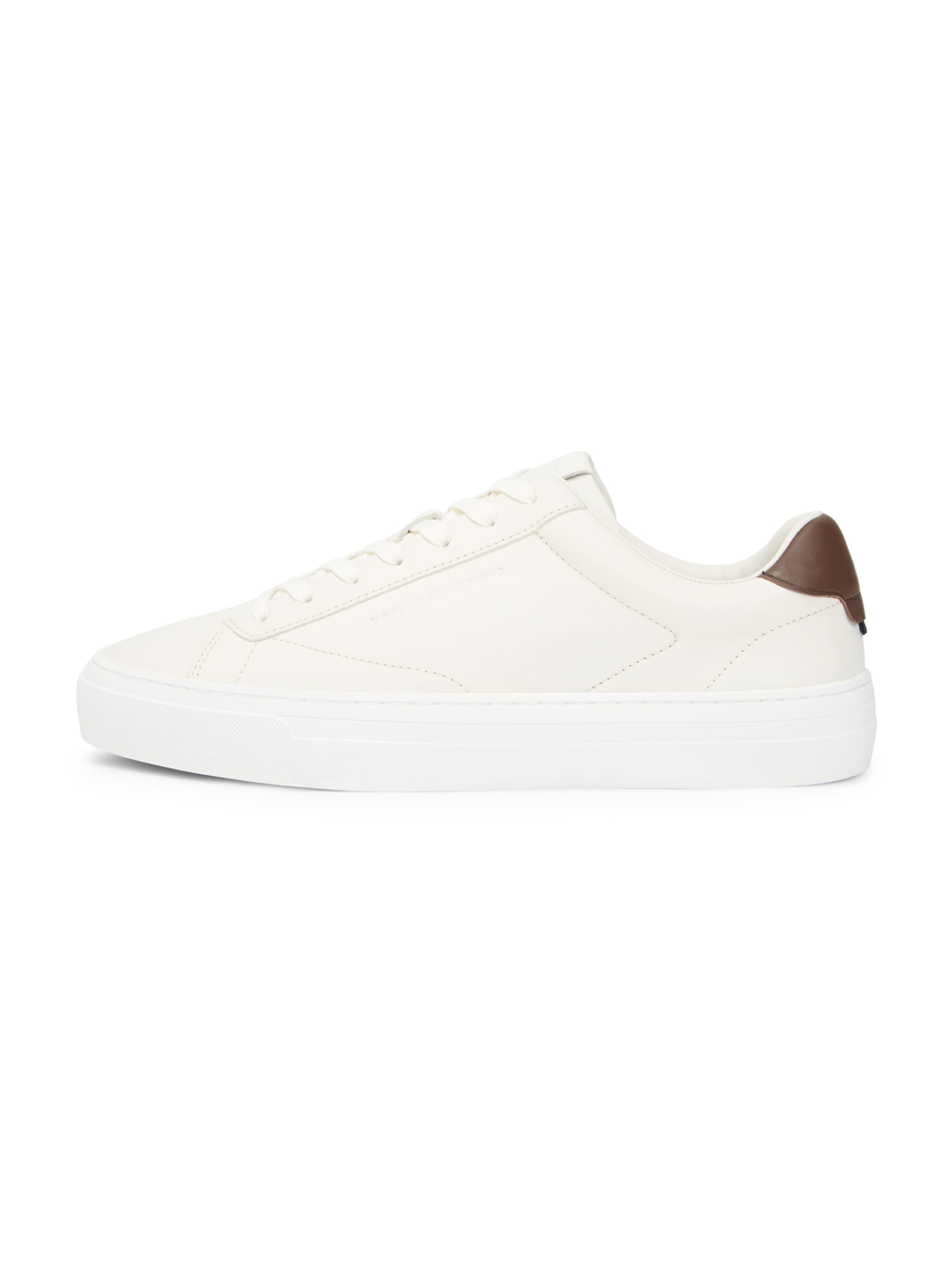 Baskets basses TOMMY HILFIGER en blanc : devant