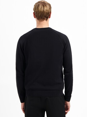 No Excess Pullover in Schwarz