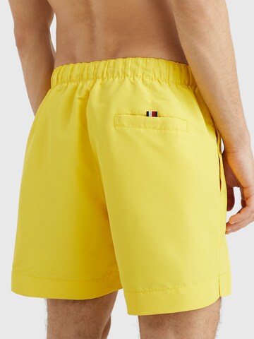 Shorts de bain Tommy Hilfiger Underwear en jaune