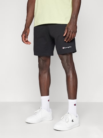 Champion Authentic Athletic Apparel Loosefit Shorts in Schwarz: Vorderseite