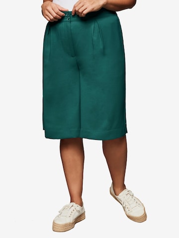 SHEEGO Loose fit Pleat-Front Pants in Green: front