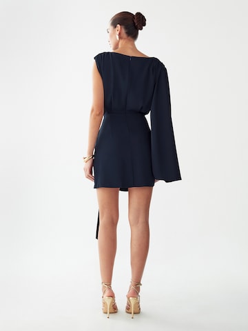 Rochie 'Fiora' de la BWLDR pe albastru