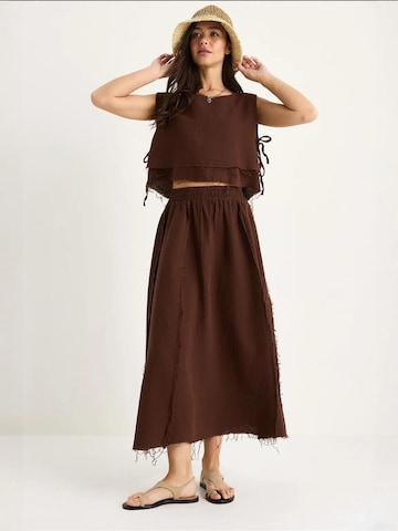 Tailleur di Bianco Lucci in marrone