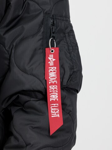 ALPHA INDUSTRIES Overgangsjakke i svart