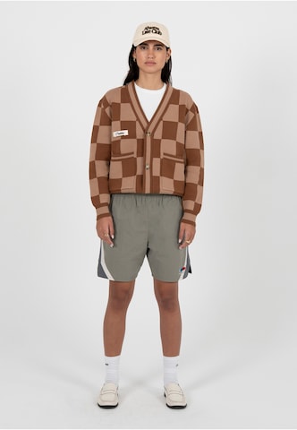 Prohibited Regular Sportshorts 'Racer' in Grün