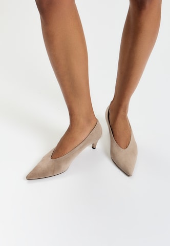 CESARE GASPARI Pumps in Beige