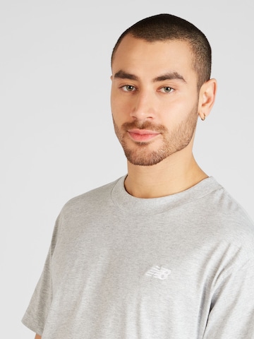 new balance T-Shirt in Grau