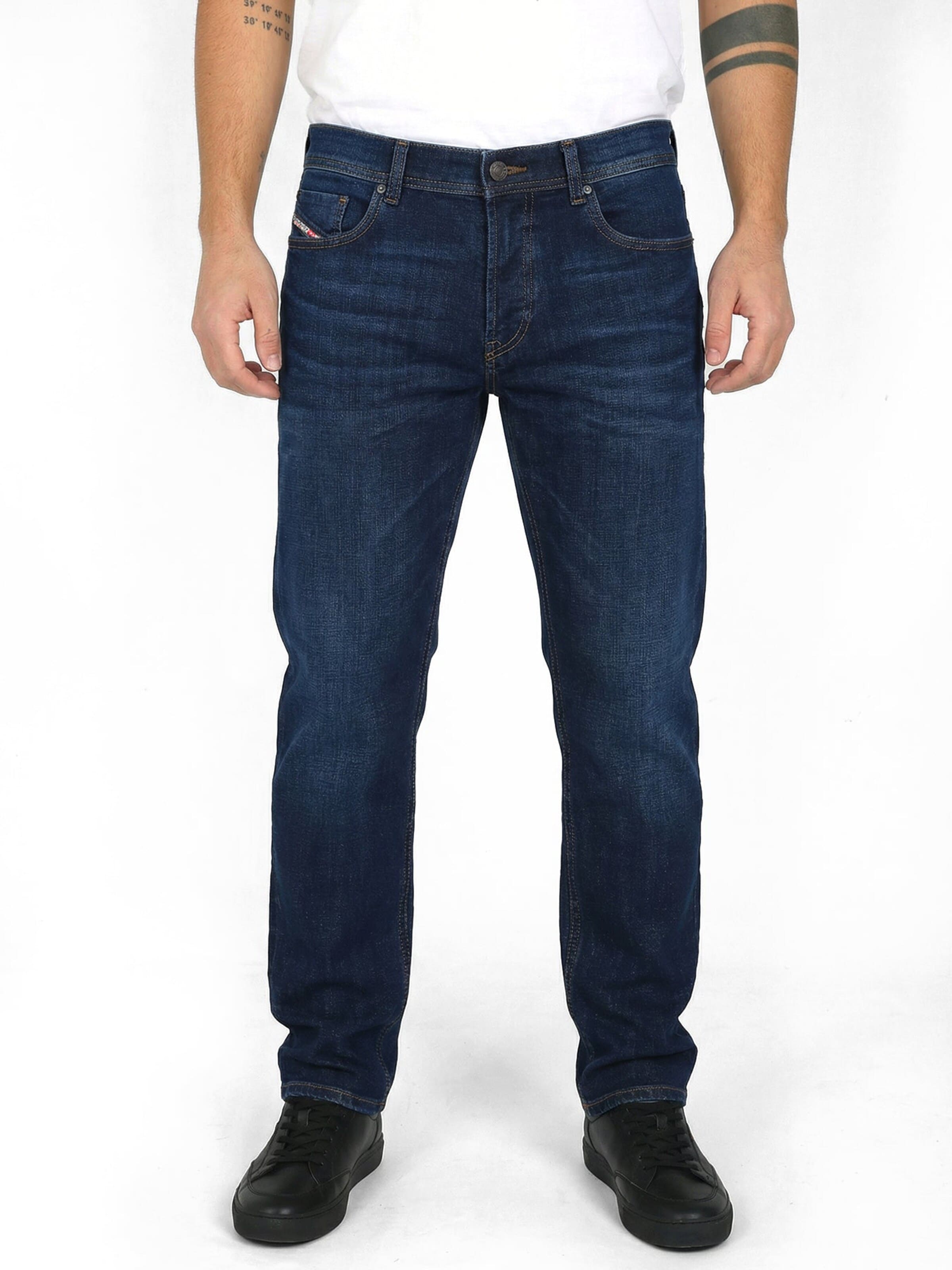DIESEL - Tapered Calças de ganga '2023 D-FINITIVE' em azul: frente