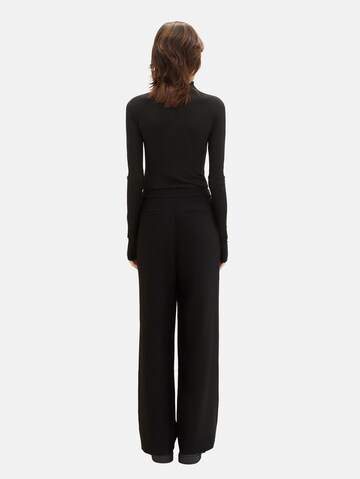 TOM TAILOR DENIM Wide leg Veckad byxa i svart