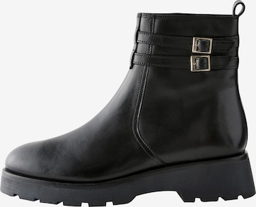 Botine de la Next pe negru: față