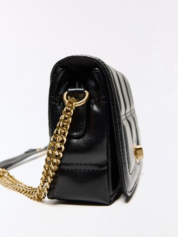 Bershka Taška cez rameno 'BLO' - Čierna