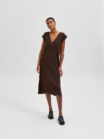 SELECTED FEMME Knitted dress 'Evelyn' in Brown
