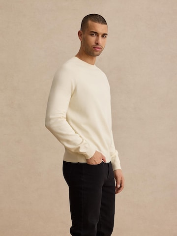 DAN FOX APPAREL Sweater 'Benno' in White: front