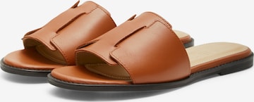 SELECTED FEMME - Zapatos abiertos 'ISABELLA' en marrón