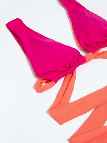 HACOY - Triángulo Bikini 'Dual Color Triangle Bikini' en rosa