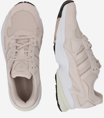 ADIDAS ORIGINALS Sneaker low 'FALCON' i beige