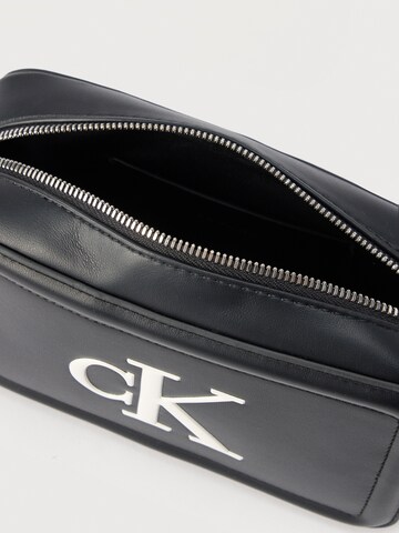 Calvin Klein Válltáska - fekete