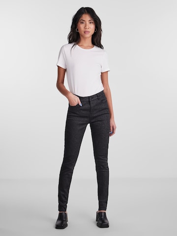 PIECES Slimfit Jeans 'SHINE' in Schwarz