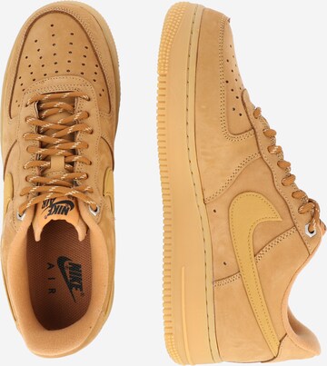 Sneaker bassa di Nike Sportswear in marrone