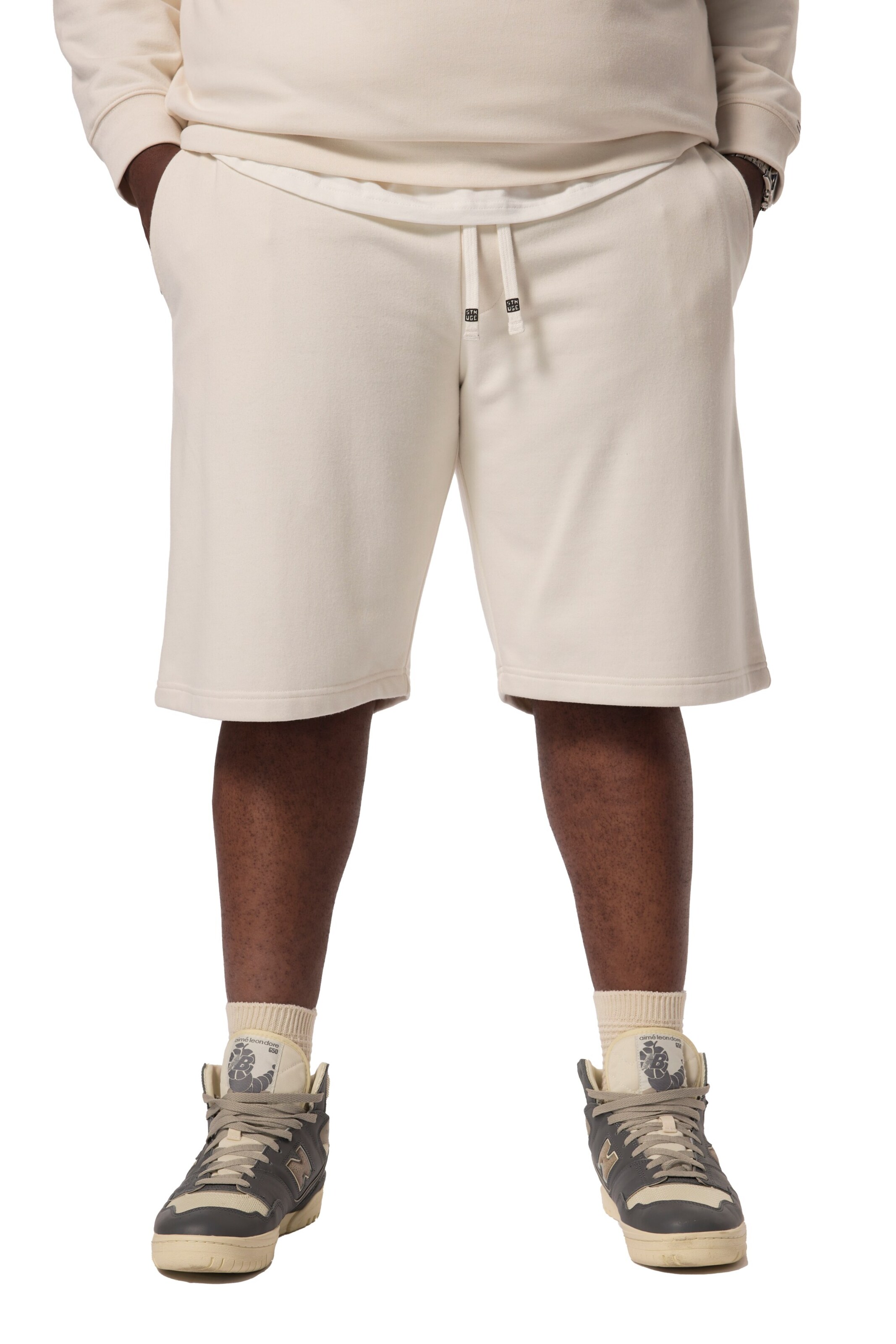 STHUGE Regular Trousers in Beige: front