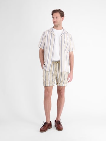 LERROS Regular Chino-Shorts aus Baumwolle mit modischem Streifenmuster in Beige: Vorderseite