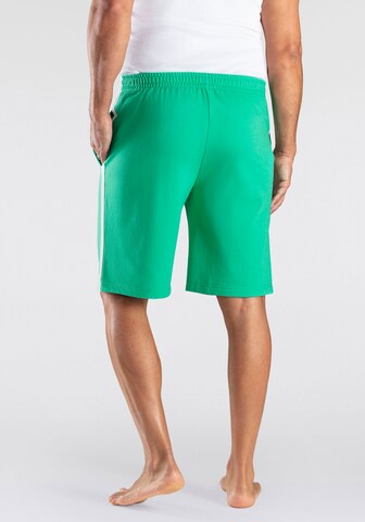 BENCH Regular Pants in Green