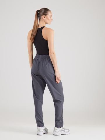 Hummel Regular Sporthose in Grau