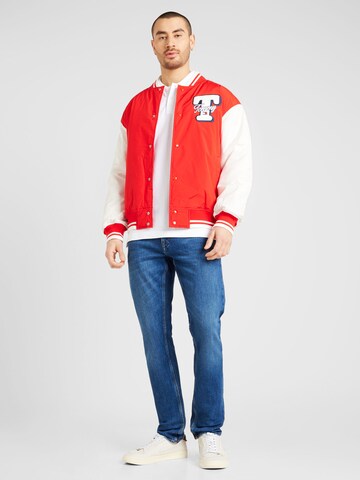 Tommy Jeans Übergangsjacke in Rot