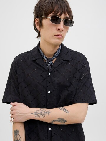 JACK & JONES - Ajuste confortable Camisa 'JORSUMMER LUKE' en negro