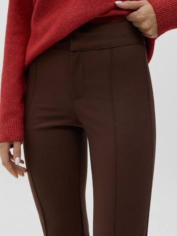 évasé Pantalon à plis Pull&Bear en marron